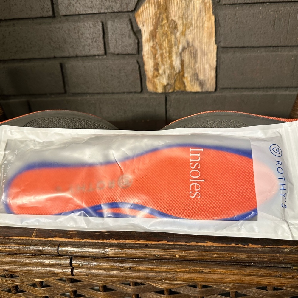 Rothy’s ballet flat in orange - Picture 4 of 6